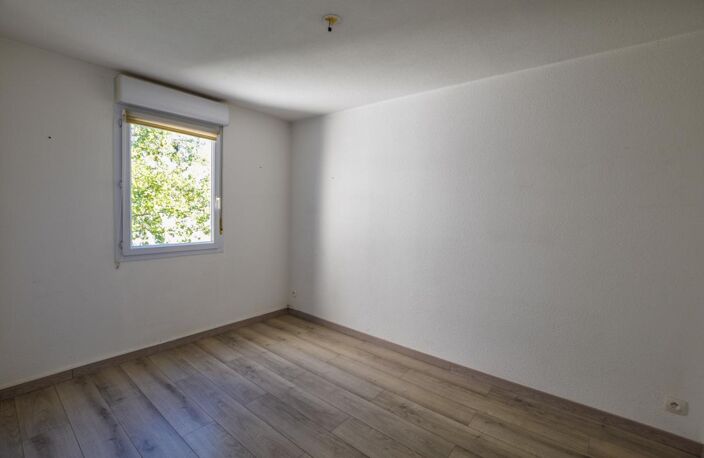 Lumineux T4 de 77 m² avec balcon et garage — Avignon — photo 4