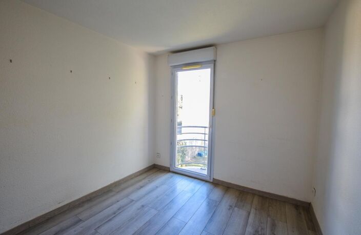 Lumineux T4 de 77 m² avec balcon et garage — Avignon — photo 5
