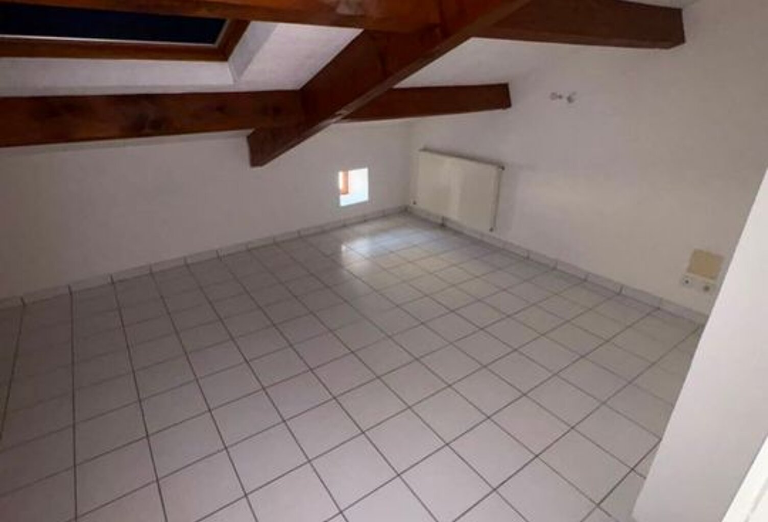 Appartement de 71m2 à louer sur Lanas — photo 1