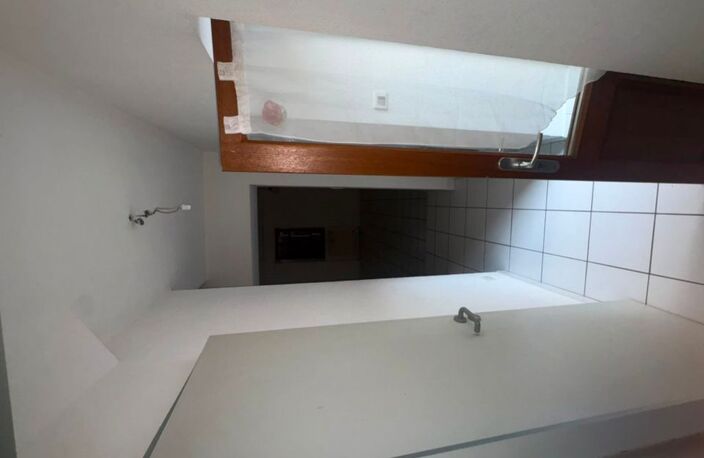 Appartement de 71m2 à louer sur Lanas — photo 2