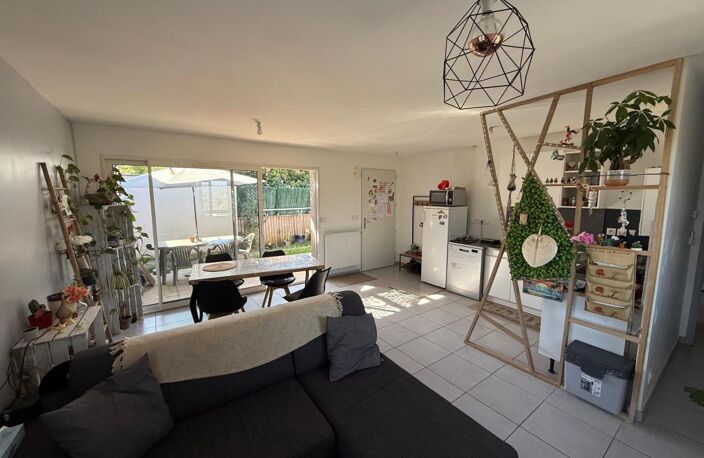 Maison à Pont-Évêque avec jardin et garage — photo 3