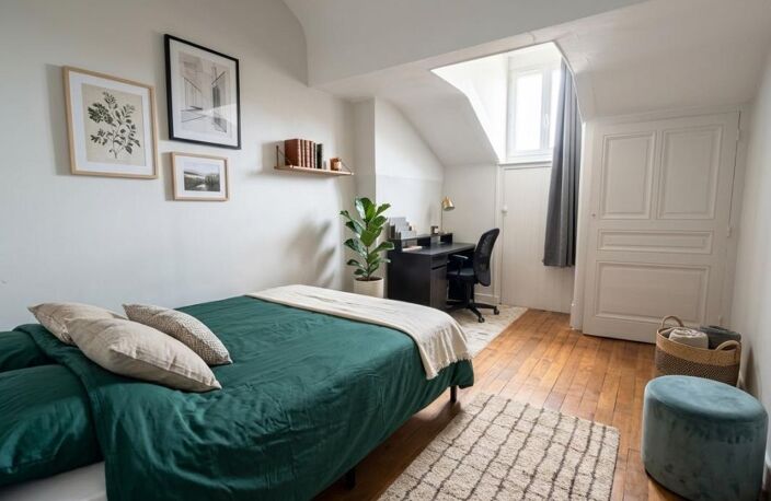A vendre grand T2 traversant et lumineux en dernier étage — photo 3