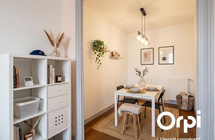 A vendre grand T2 traversant et lumineux en dernier étage — photo 4