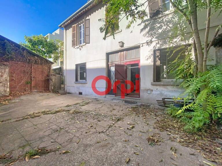 À VENDRE – MAISON AVEC JARDIN – LYON 3e, MONTCHAT — photo 1