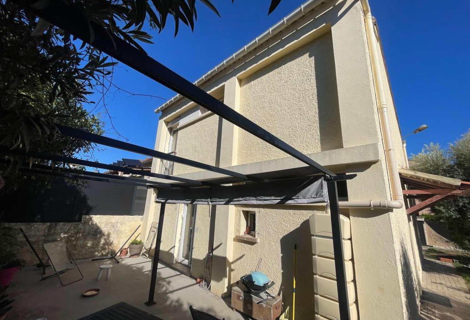 A VENDRE SIX-FOURS-LES-PLAGES 83140 BELLE MAISON 4 PIECES EN CENTRE VILLE — photo 1