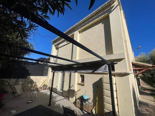 A VENDRE SIX-FOURS-LES-PLAGES 83140 BELLE MAISON 4 PIECES EN CENTRE VILLE — photo du bien