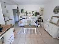 Appartement À Vendre - T2 en Rez de jardin à SANARY SUR MER — photo 2