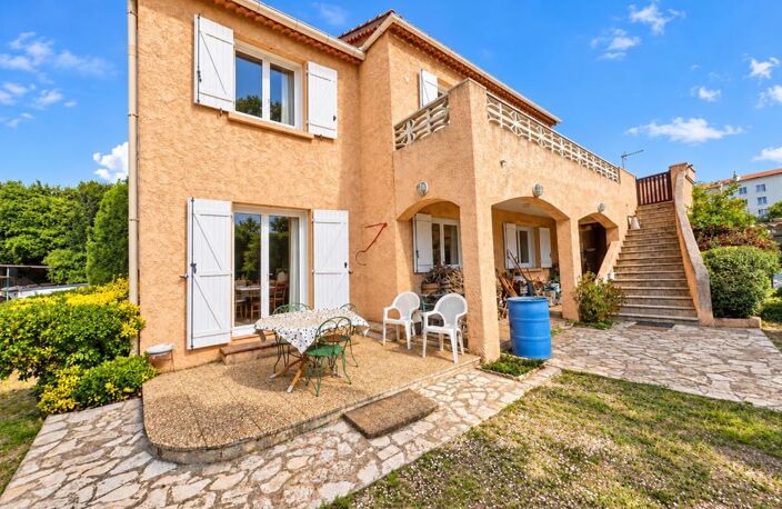 Maison À Vendre 170 m² – 2 appartements – terrain 1 300 m² – grand garage – fort potentiel La Seyne sur Mer — photo 2