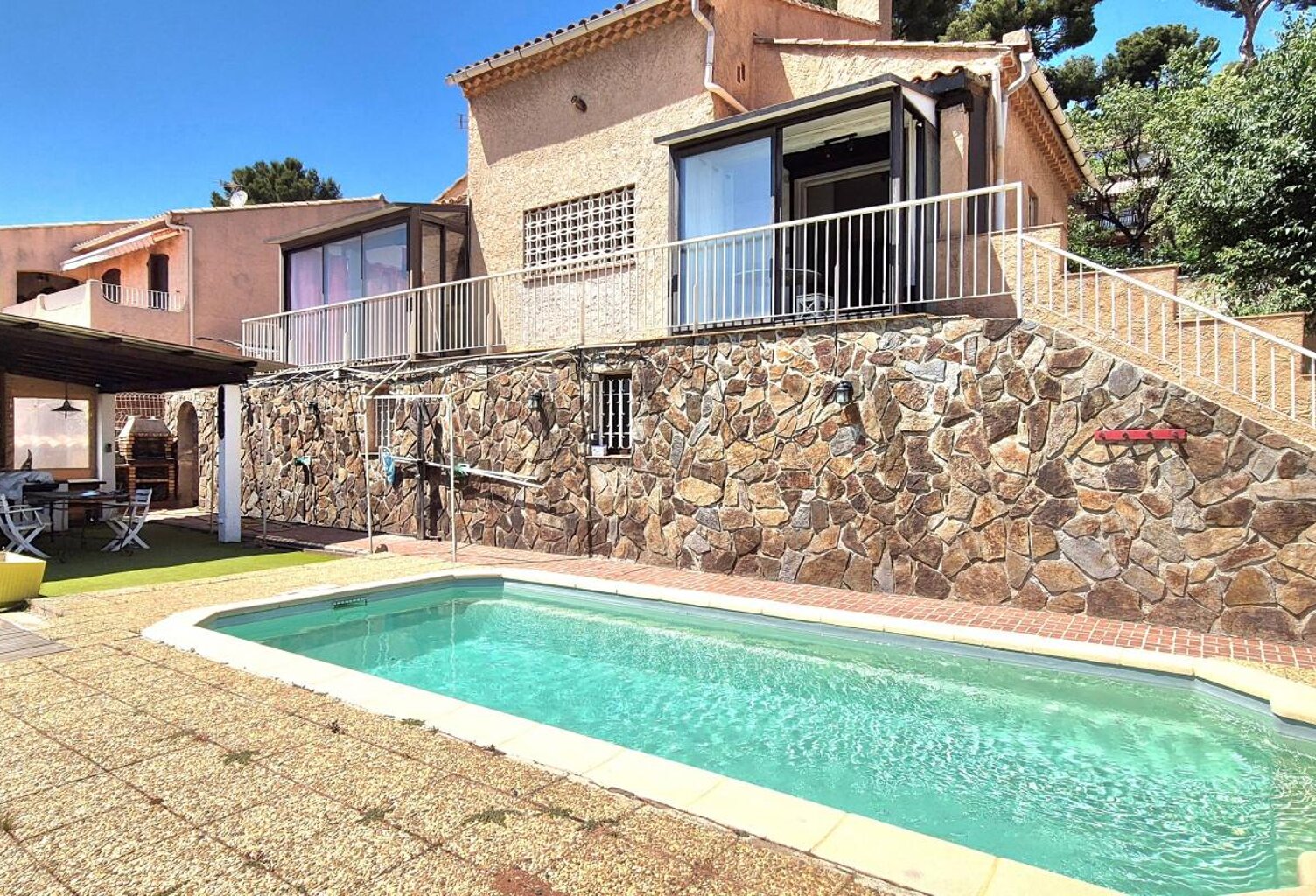 LA VALETTE DU VAR - Maison T5 avec piscine + dépendance T2 — photo 1