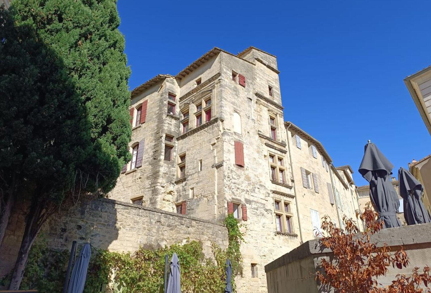 Uzès Centre Historique – Charmant studio rénové dans immeuble Renaissance — photo 1