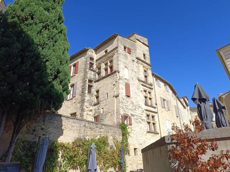 Uzès Centre Historique – Charmant studio rénové dans immeuble Renaissance — photo 1