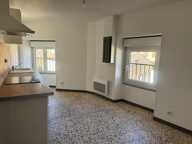 Appartement À Louer 2ème étage SAINT-AMBROIX — photo 2