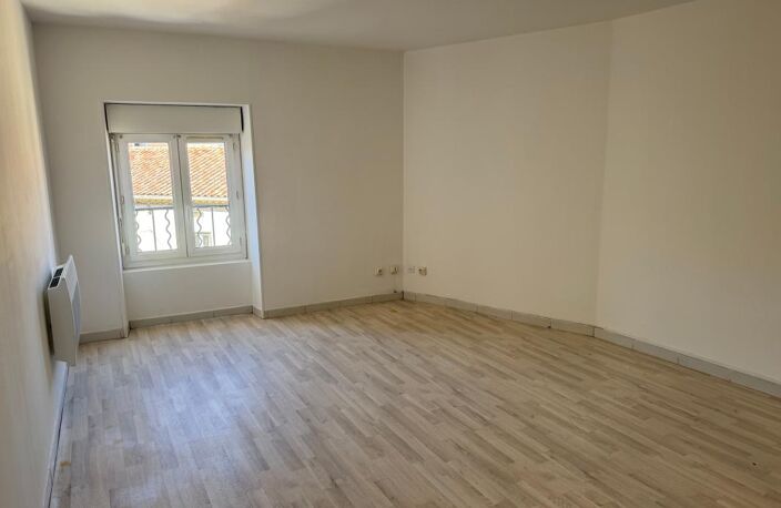 Appartement À Louer 2ème étage SAINT-AMBROIX — photo 5