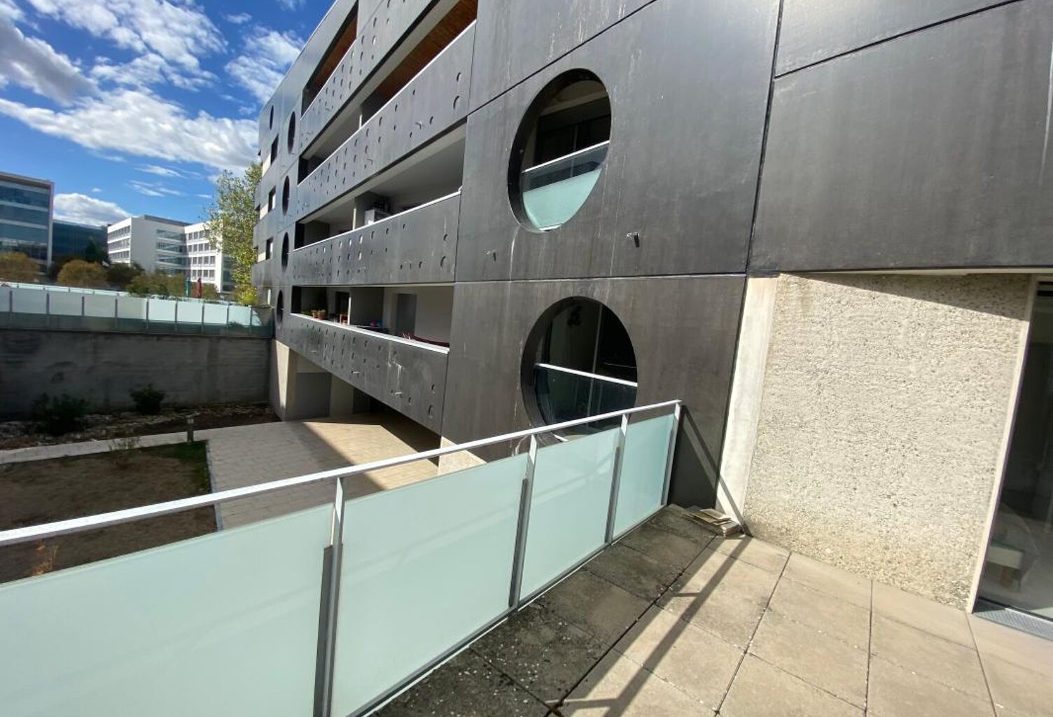 BLAGNAC - T3 avec grande terrasse de 95M2 et parking — photo 1