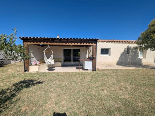 VILLA DE PLAIN-PIED AVEC JARDIN, PISCINABLE ET SANS VIS-À-VIS – NIZAS — photo du bien