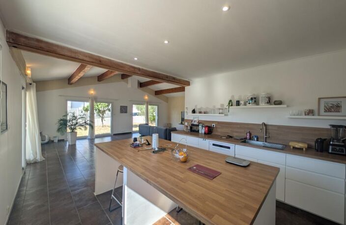 VILLA DE PLAIN-PIED AVEC JARDIN, PISCINABLE ET SANS VIS-À-VIS – NIZAS — photo 3