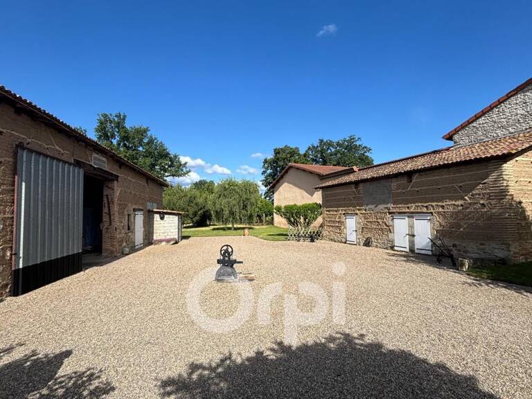 🏡 EXCLUSIVITÉ ORPI – BULHON | GRANGE AVEC TERRAIN CONSTRUCTIBLE — photo 1