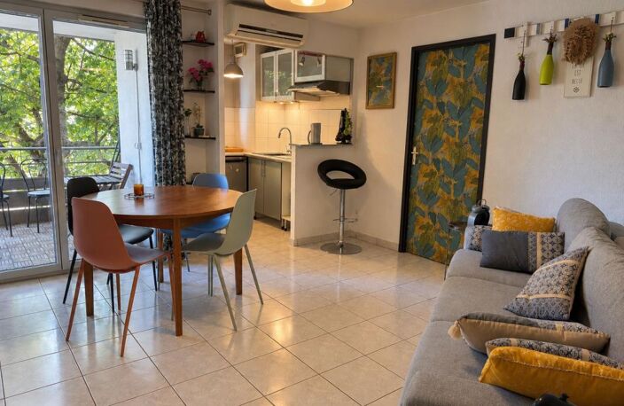 Appartement climatisé, rénové, avec balcon — photo 3