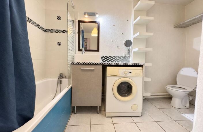 Appartement climatisé, rénové, avec balcon — photo 5