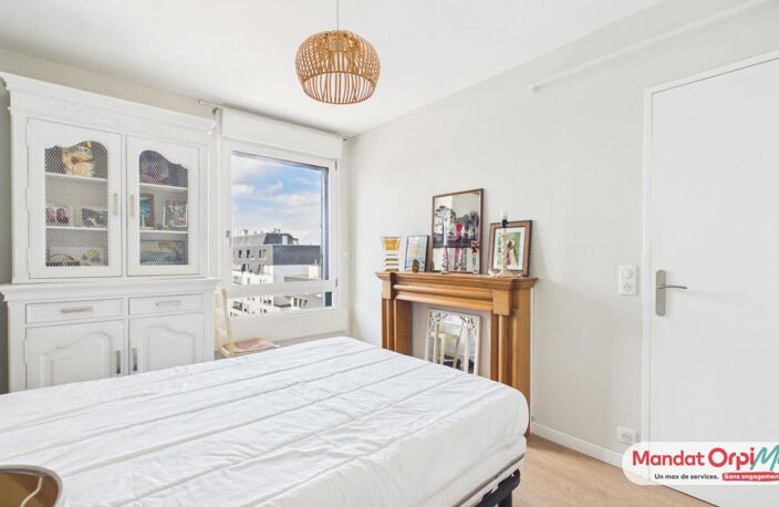 À VENDRE REIMS-GAMBETTA : 46M2 en dernier étage avec Box fermé, vue Cathédrale et Basilique — photo 5