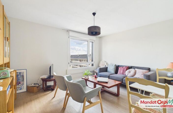 À VENDRE REIMS-GAMBETTA : T2 en dernier étage clé en main, vue Cathédrale et Basilique — photo 3