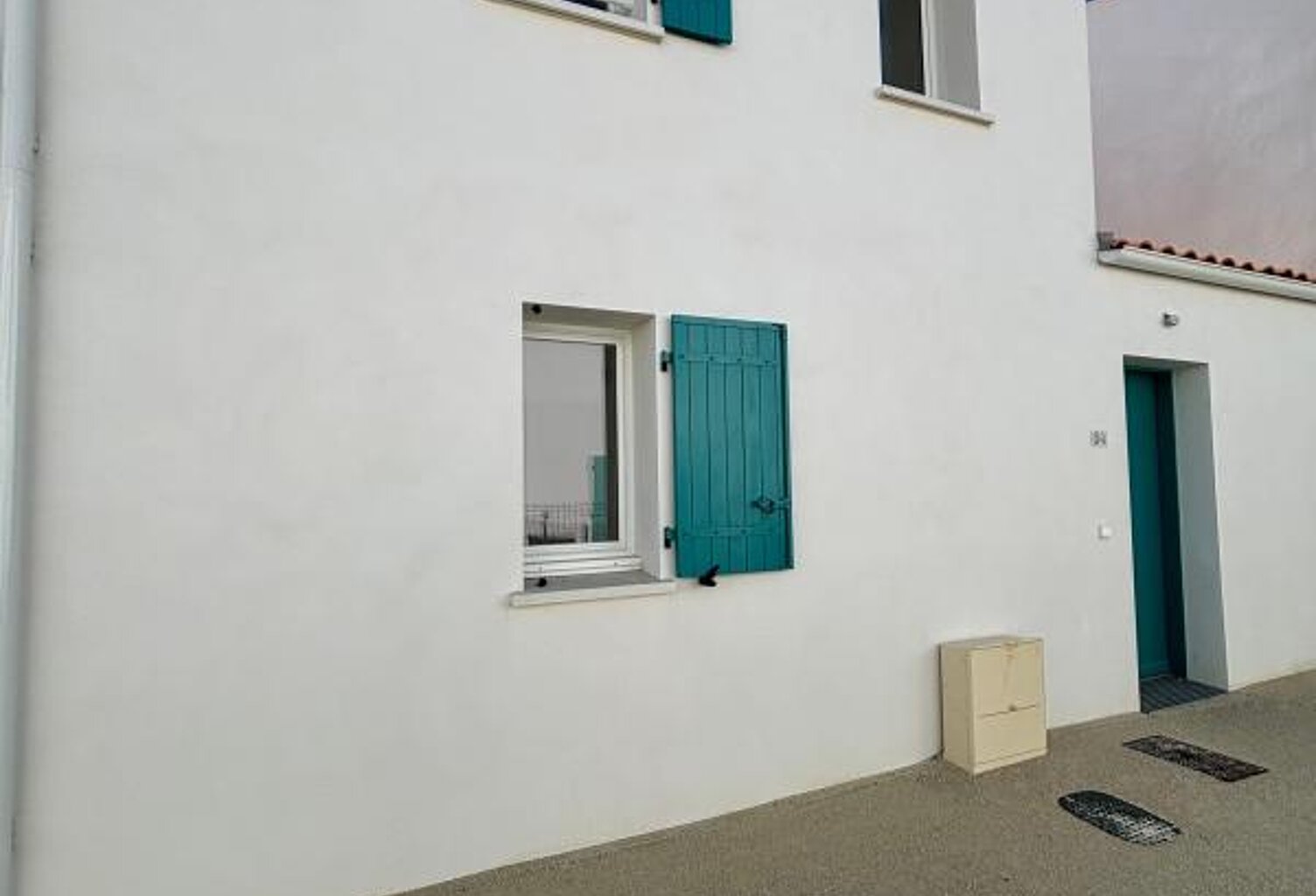 Maison neuve à louer à l’année, non meublée — photo 1