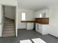 Maison neuve à louer à l’année, non meublée — photo 2