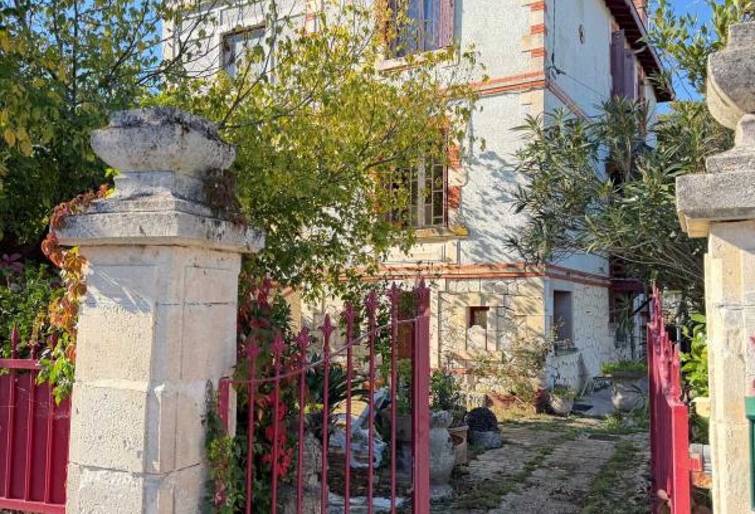 VILLA d'EPOQUE à rénover — photo 1