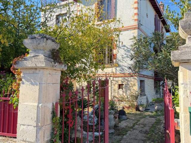 VILLA d'EPOQUE à rénover — photo du bien