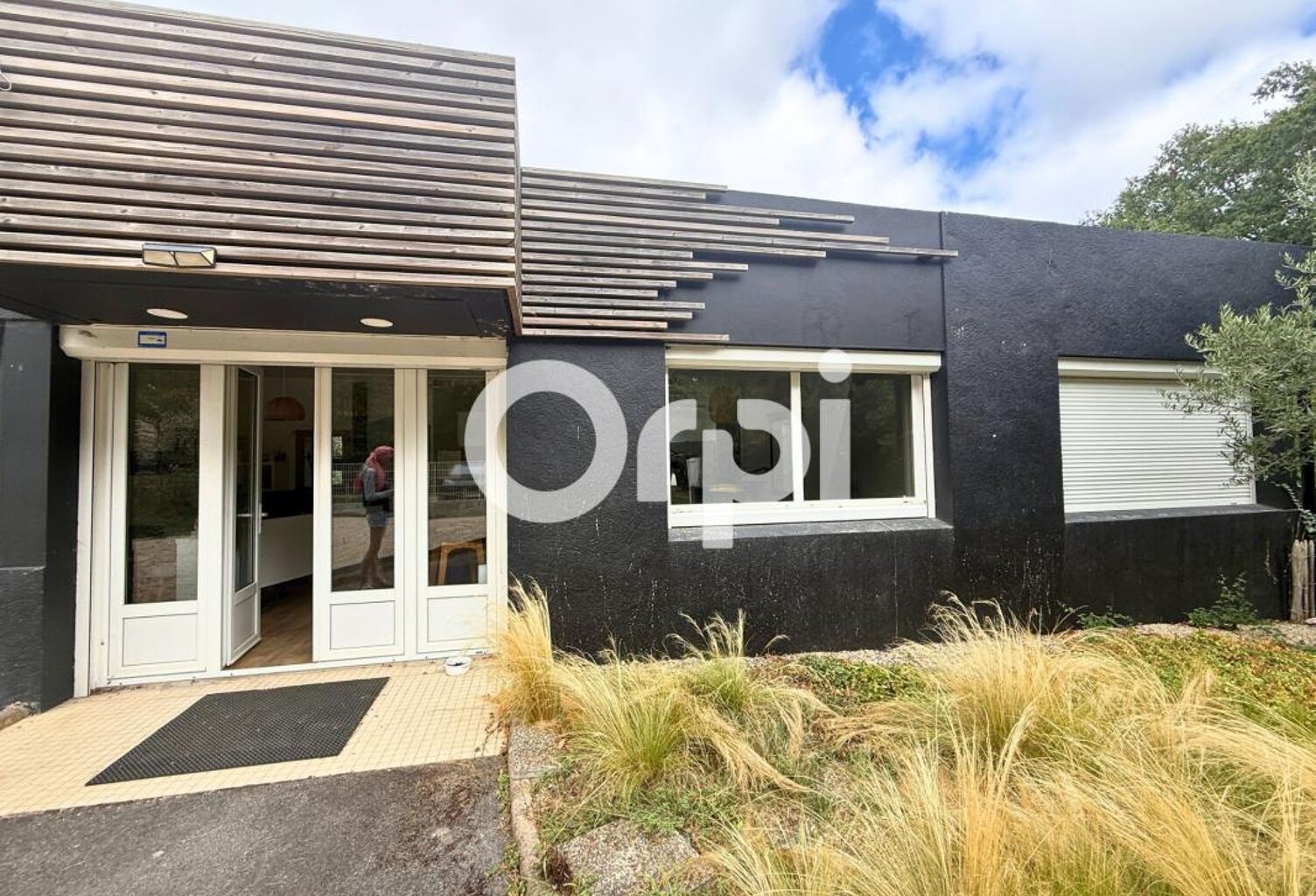 HERBIGNAC – ENSEMBLE IMMOBILIER ATYPIQUE ALLIANT HABITATION ET ACTIVITÉ PROFESSIONNELLE — photo 1