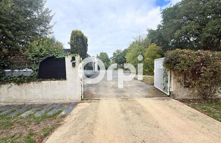 HERBIGNAC – ENSEMBLE IMMOBILIER ATYPIQUE ALLIANT HABITATION ET ACTIVITÉ PROFESSIONNELLE — photo 3