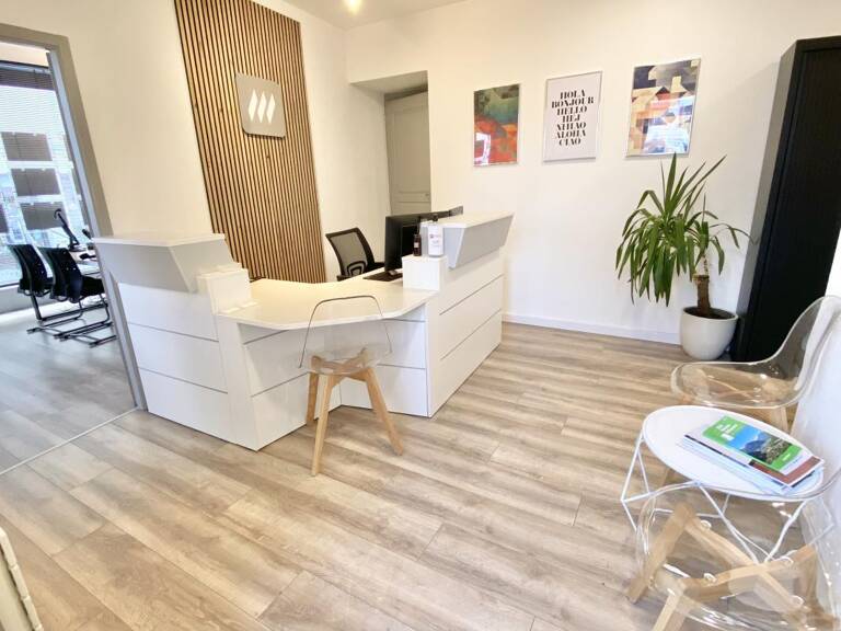 Opportunité rare en centre ville de La Roche sur Foron — photo 1