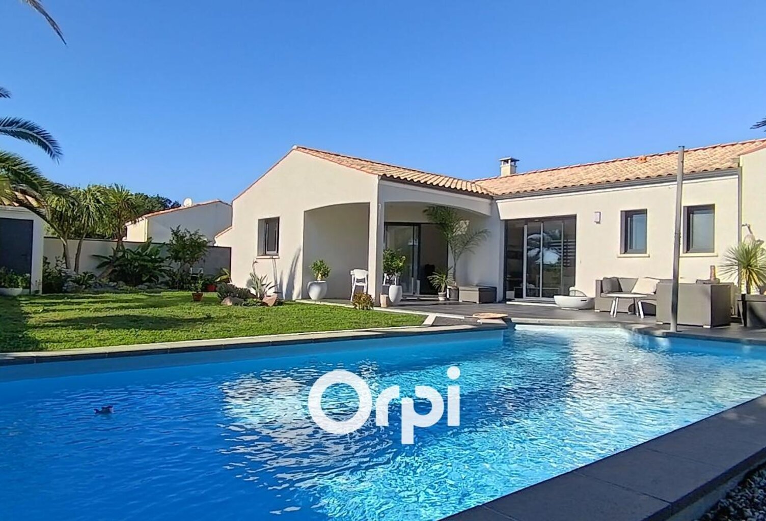 VILLA TI PUNCH – LE CHARME D'UNE MAISON MODERNE AVEC JARDIN TROPICAL À DEUX PAS DES PLAGES — photo 1