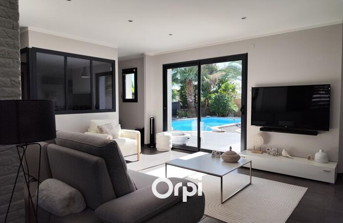 VILLA TI PUNCH – LE CHARME D'UNE MAISON MODERNE AVEC JARDIN TROPICAL À DEUX PAS DES PLAGES — photo 2