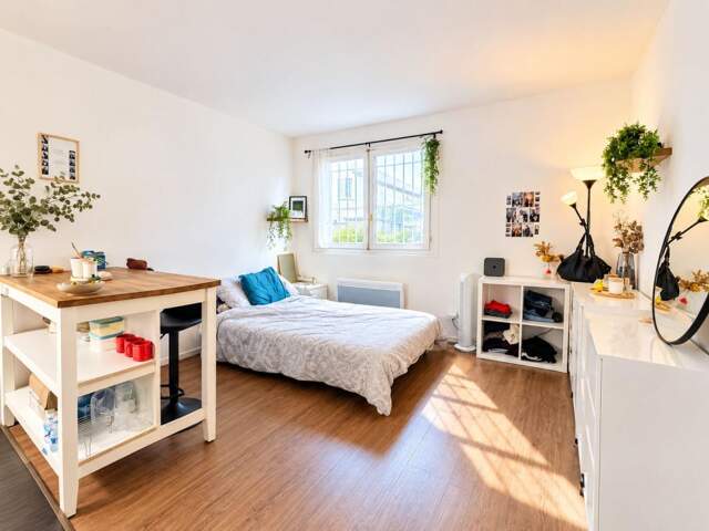 Appartement À Vendre — photo du bien