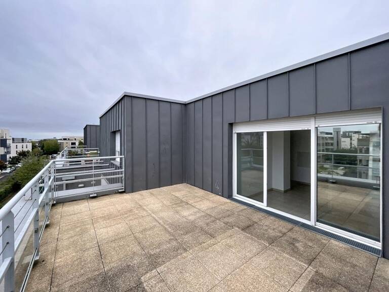 APPARTEMENT TOURS NORD DERNIER ETAGE AVEC TERRASSE — photo 1