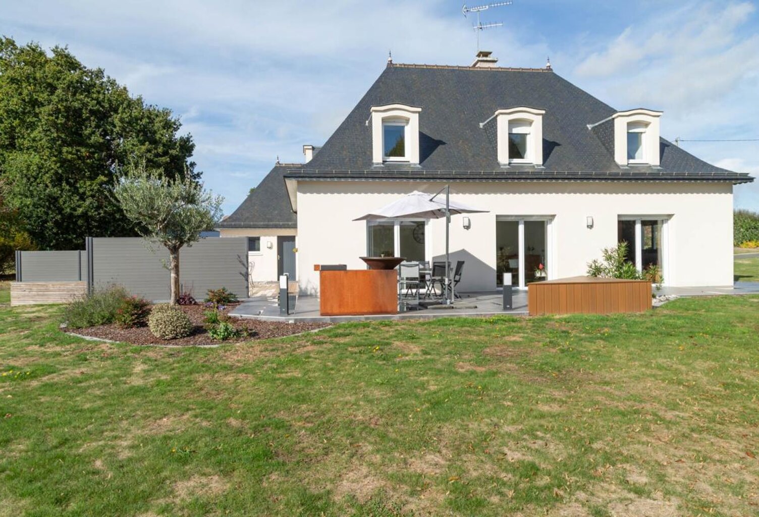 Élégante propriété de caractère – 5 chambres dont suite de plain-pied – Parc clos — photo 1