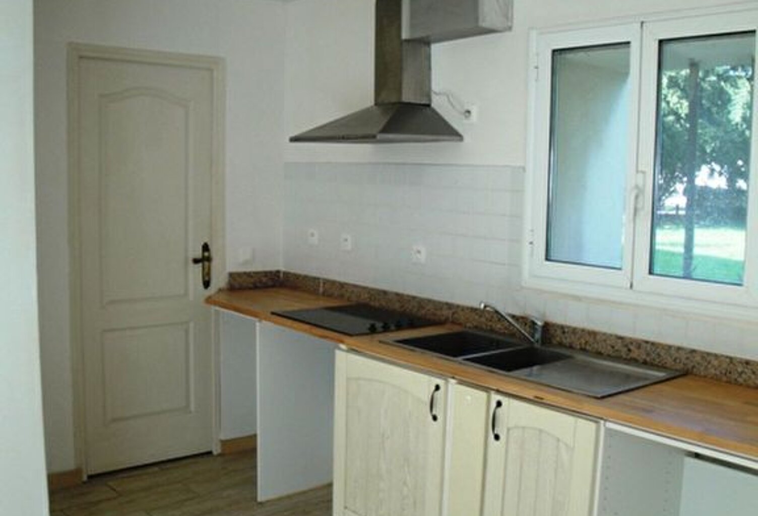 🏡 À LOUER — Studio lumineux et parfaitement situé — photo 1