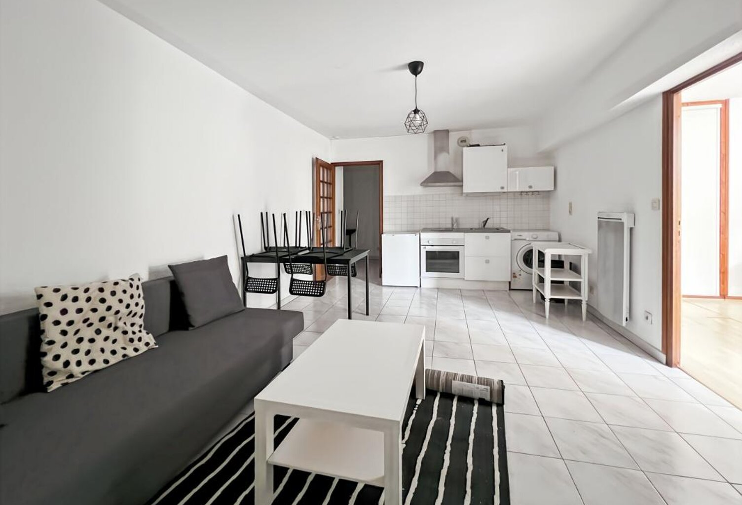 Appartement Meublé - 2 pièce(s) 42.25 m2 - hyper centre — photo 1
