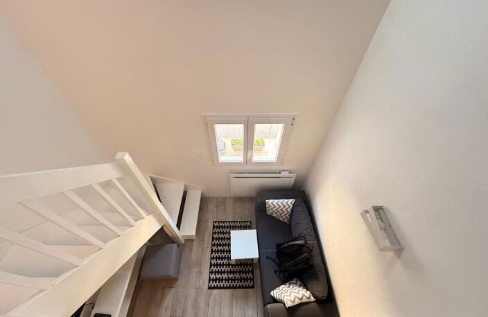 STUDIO MEUBLE DE 21M2 HYPER CENTRE - TOULOUSE JEAN JAURES — photo 3