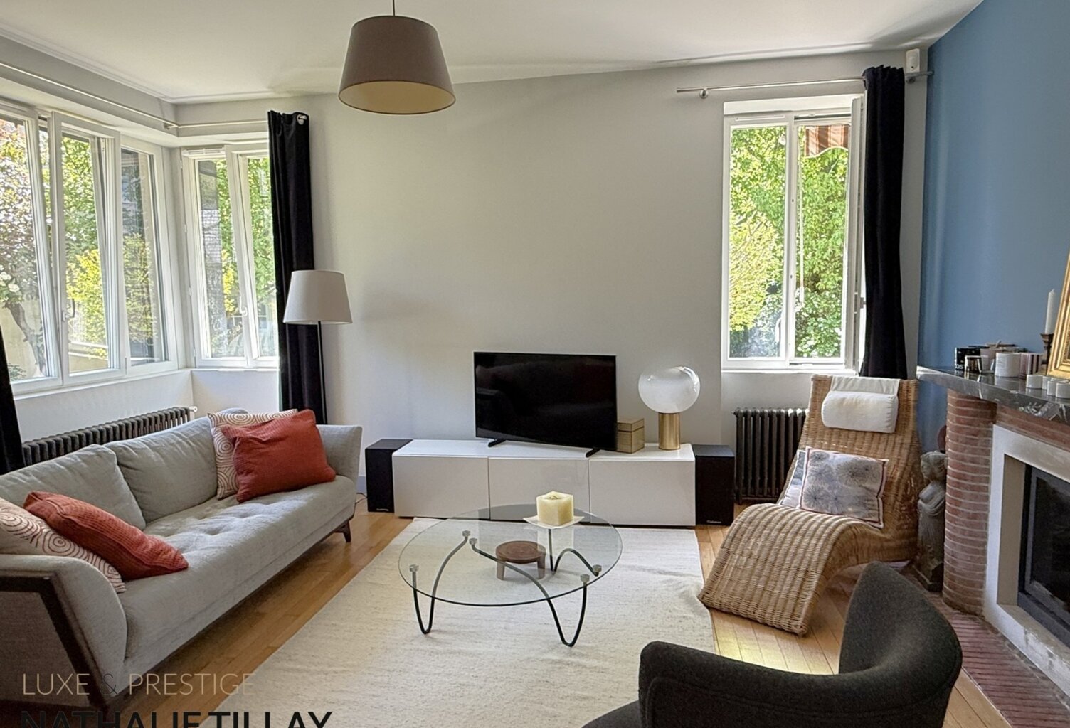 orleans Dunois, maison a vendre, En face St Croix, rénovée, grand jardin et stationnements sécurisés . Exclusivité — photo 1