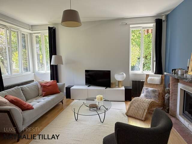 orleans Dunois, maison a vendre, En face St Croix, rénovée, grand jardin et stationnements sécurisés . Exclusivité — photo du bien