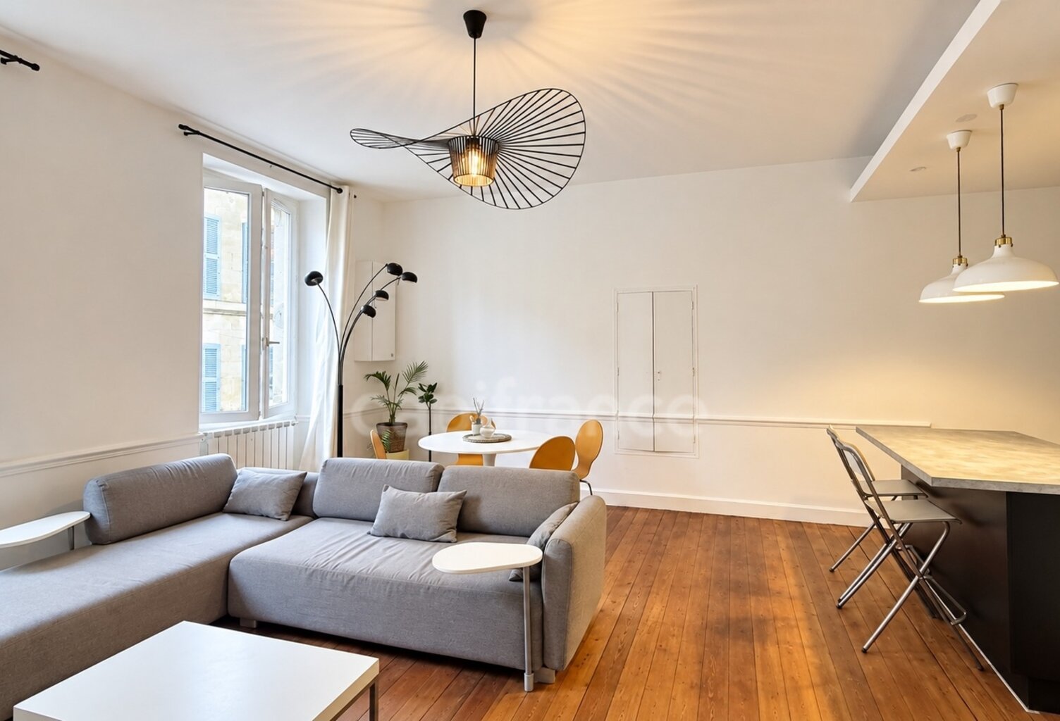 AVIGNON INTRA-MUROS – APPARTEMENT DE CARACTÈRE – RÉNOVÉ – POTENTIEL LOCATIF — photo 1