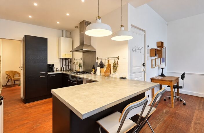 AVIGNON INTRA-MUROS – APPARTEMENT DE CARACTÈRE – RÉNOVÉ – POTENTIEL LOCATIF — photo 4