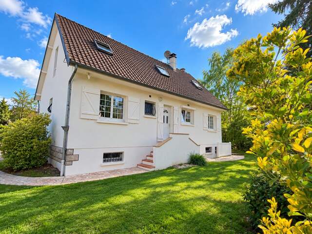 Au calme en impasse : maison familiale, 4 chambres dont 2 de plain-pied, 767 m² de terrain — photo du bien