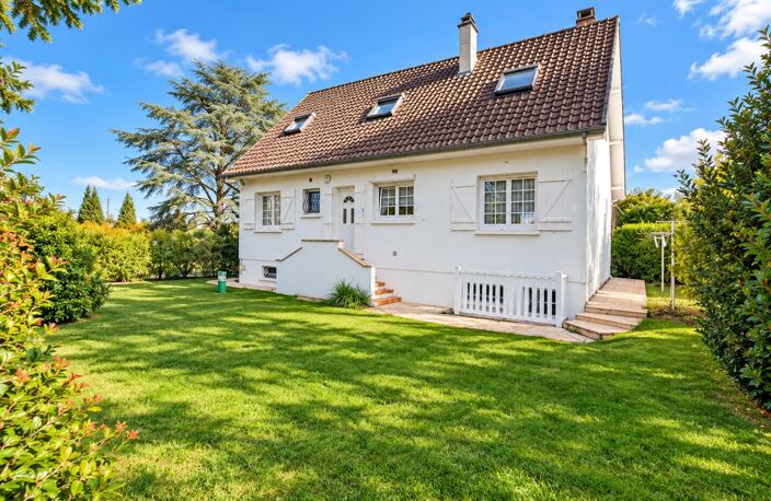 Au calme en impasse : maison familiale, 4 chambres dont 2 de plain-pied, 767 m² de terrain — photo 2