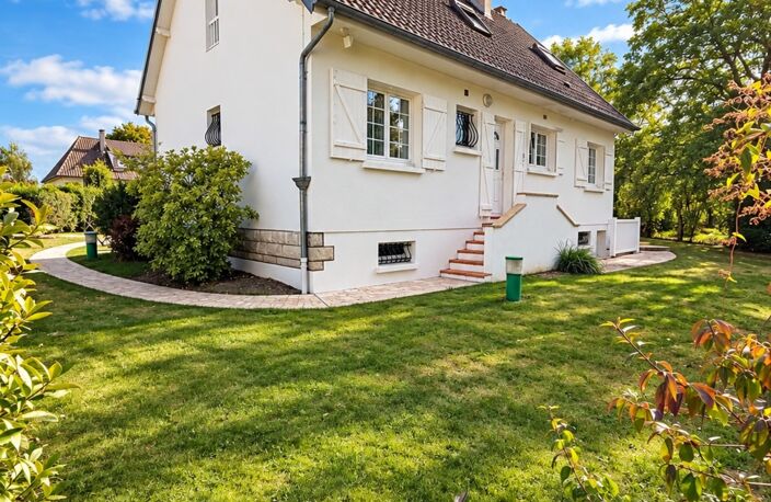 Au calme en impasse : maison familiale, 4 chambres dont 2 de plain-pied, 767 m² de terrain — photo 3