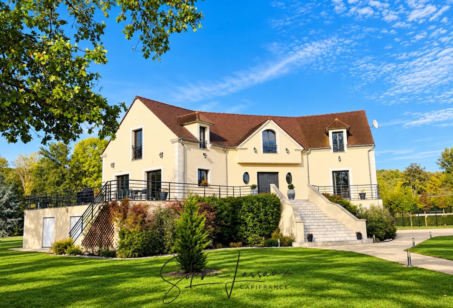 Moisson – Villa lumineuse de 280 m² dans un écrin de verdure aux portes de Paris — photo 1