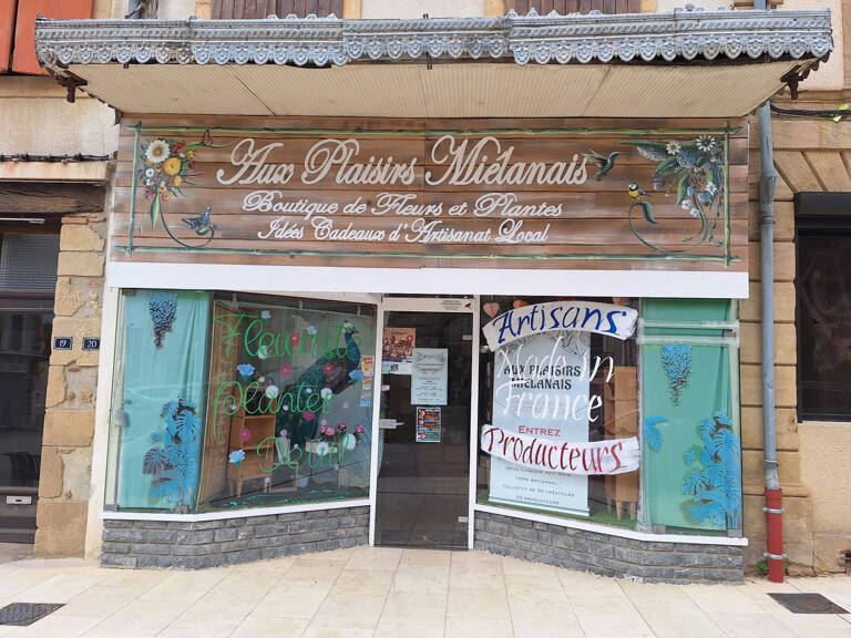 🏡 URGENT  IMMEUBLE À VENDRE AU CŒUR DU CENTRE HISTORIQUE DE MIÉLAN !💥 50 000 €  PRIX FERME ET NON NÉGOCIABLE ! — photo 1