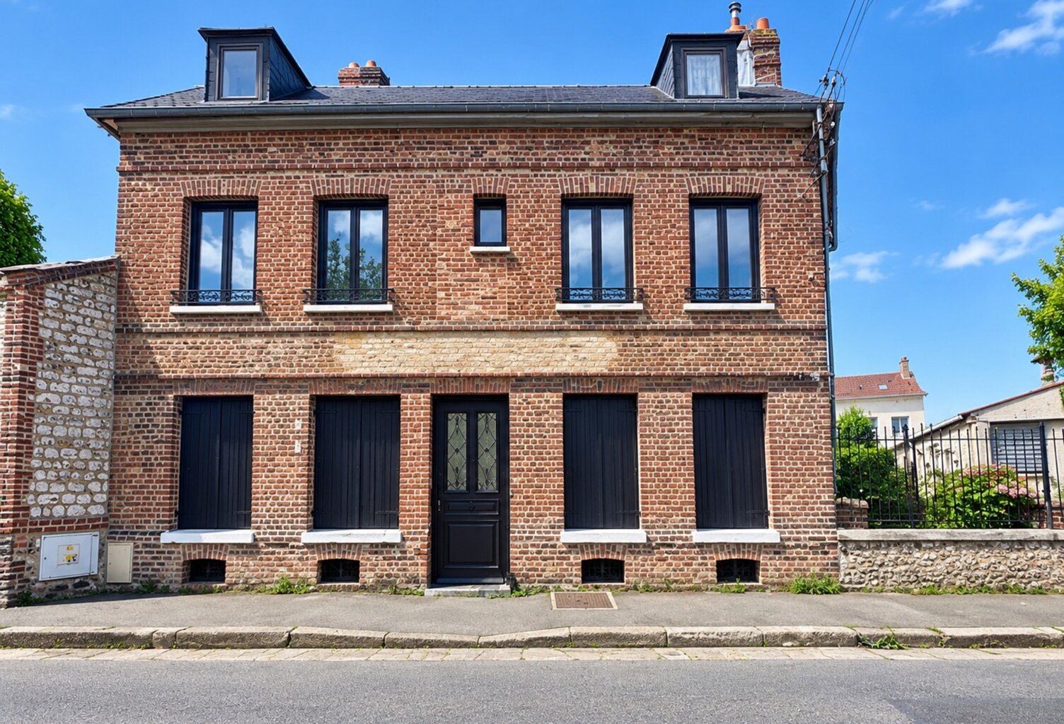 Maison 6 pièces – 98 m² – 3 chambres – Jardin – Double garage – Caudebec-lès-Elbeuf — photo 1